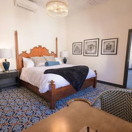 Speakeasy 2 Room Suite